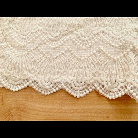 White lace shorts - Picture 5 of 7